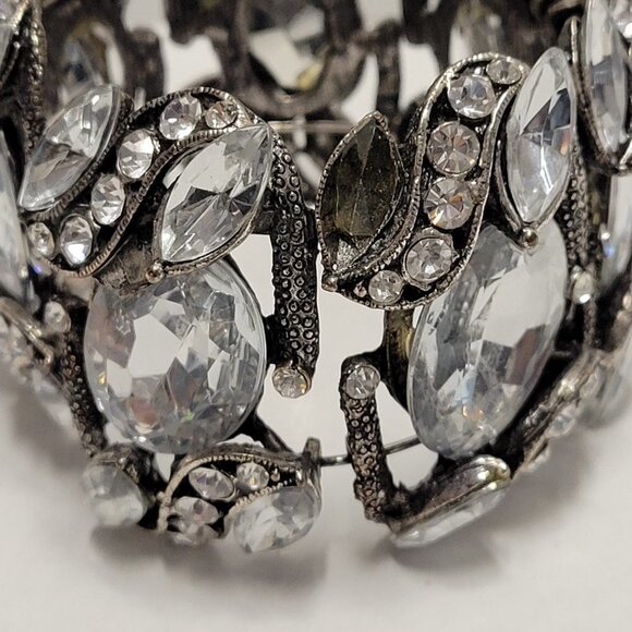Multi Faceted Bold Silver Tone Jewel Cuff Hinge Bracelet - Picture 4 of 7